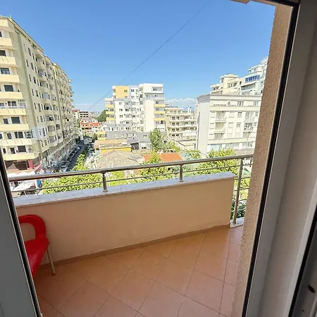 Apartment 2 Bedroom Flat *